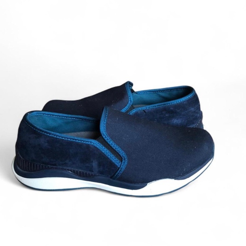 KURU Slip-On with Teal Interior and Black Brand Label Size 8.5